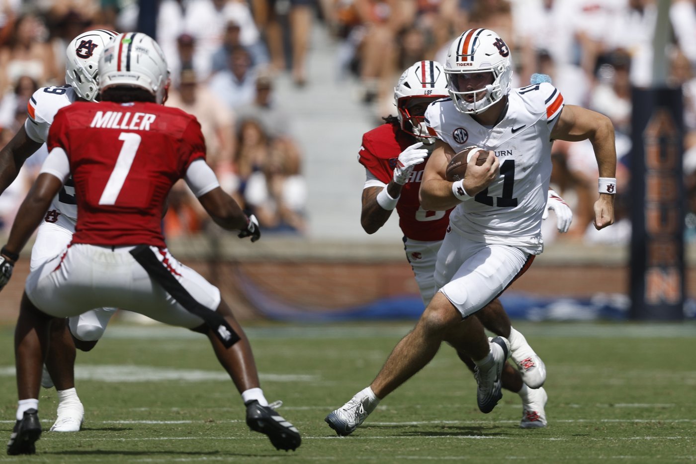 Jackson Arnold returning to Oklahoma as Auburn's QB following a rocky stint with the Sooners | iNFOnews.ca Jackson Arnold returning to Oklahoma as Auburn's QB following a rocky stint with the Sooners | iNFOnews.ca