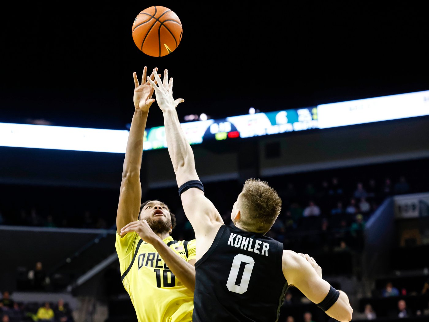 Carson Cooper scores 19 points and No. 10 Michigan State beats struggling Oregon 68-52 | iNFOnews.ca
