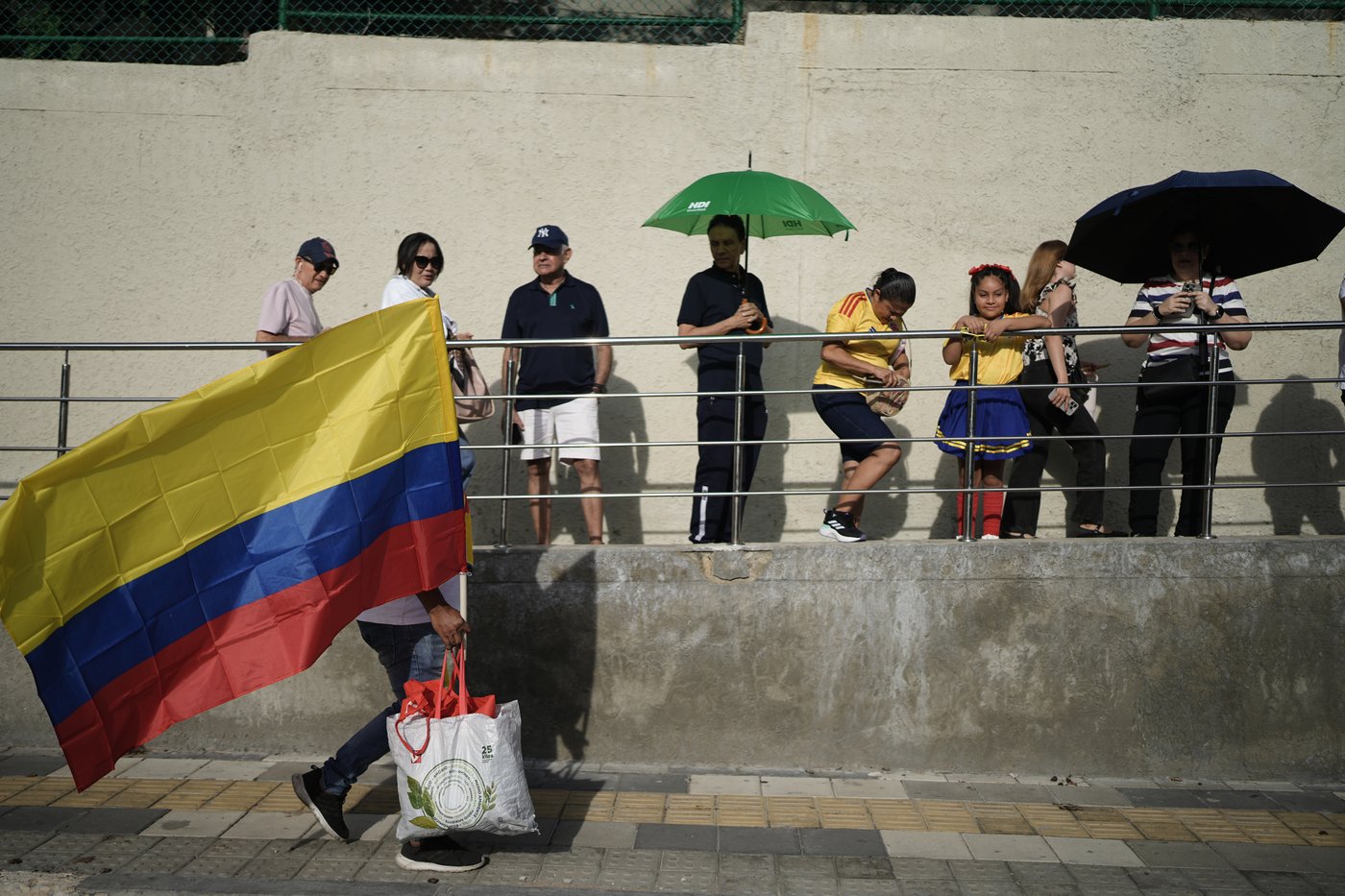 Colombians choose between an outsider and a progressive in a presidential runoff election, in photos | iNFOnews.ca