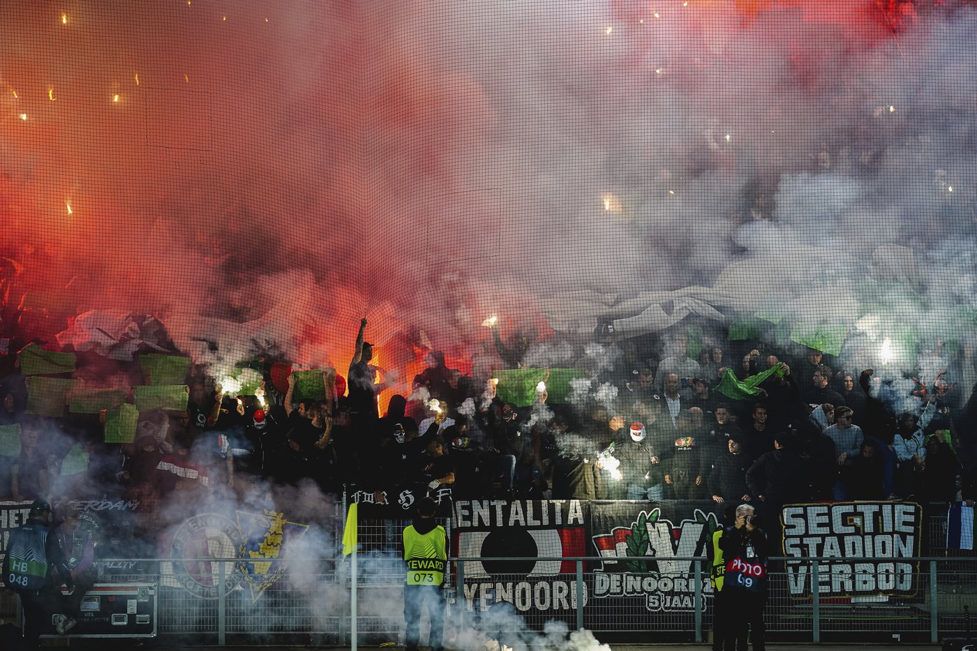French police arrest Feyenoord fans at the border ahead of Champions League match in Lille | iNFOnews.ca French police arrest Feyenoord fans at the border ahead of Champions League match in Lille | iNFOnews.ca