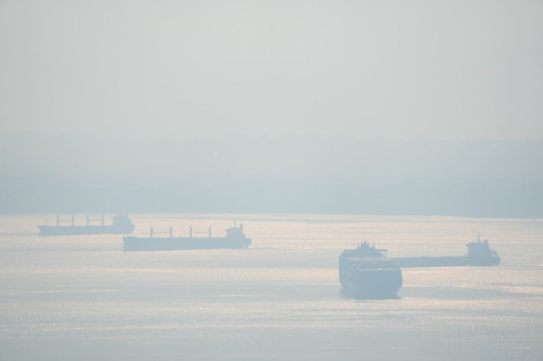 B.C. wildfire fight is helped by smoke, humidity and haze cover | iNFOnews.ca