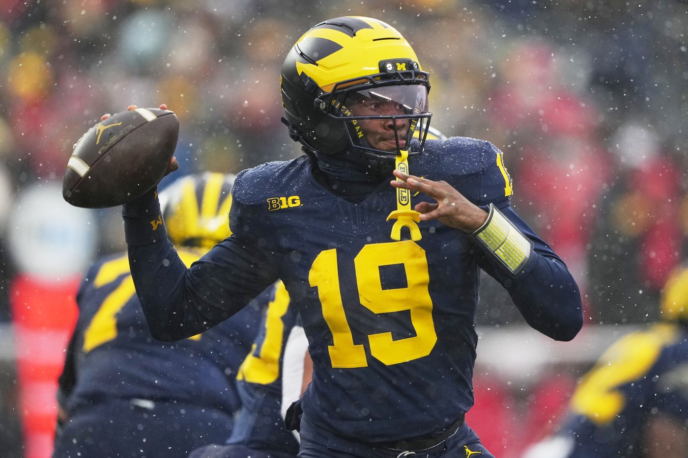 Michigan QB Bryce Underwood wraps up spring with shaky performance, backup QB Tommy Carr shines | iNFOnews.ca