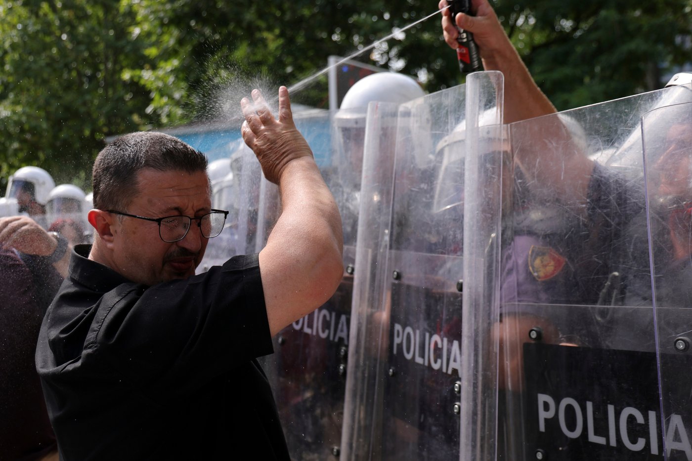 Albanian police use tear gas and pepper spray as Tirana protest turns violent | iNFOnews.ca Albanian police use tear gas and pepper spray as Tirana protest turns violent | iNFOnews.ca