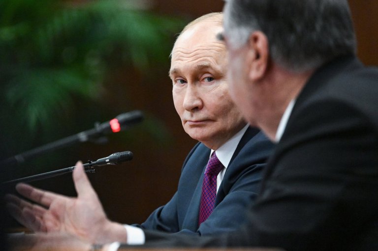 Putin says Russian air defenses responsible for Azerbaijani jet's crash last year, killing 38 | iNFOnews.ca