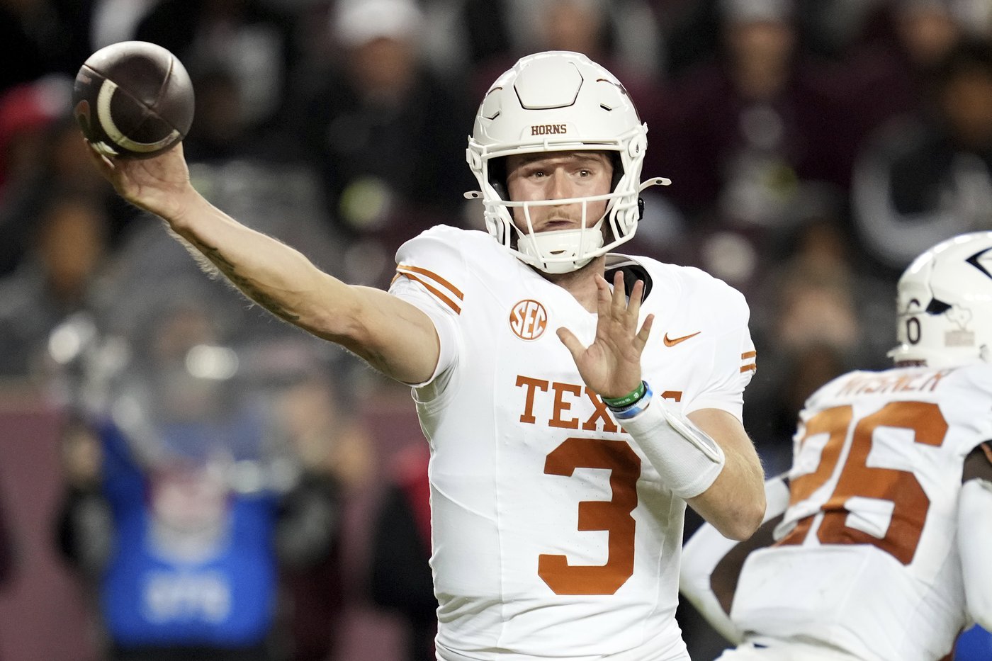No. 2 Texas goes for a title in its first season as an SEC member, facing No. 5 Georgia | iNFOnews.ca