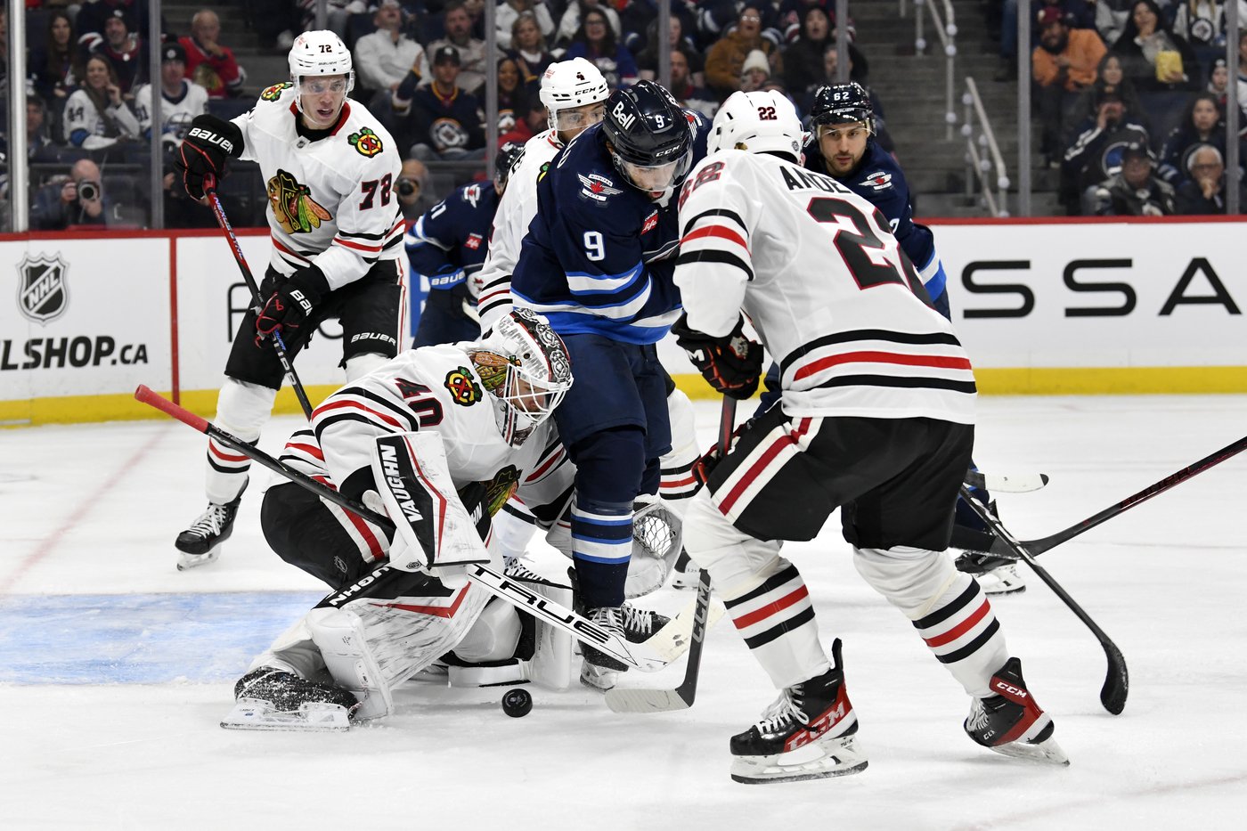 Scheifele scores late in third, adds OT winner to give Jets a 2-1 win over Blackhawks | iNFOnews.ca