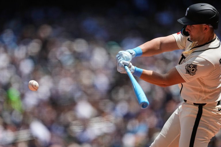 Canzone homers, Gilbert allows 3 hits and Mariners beat Red Sox 3-1 | iNFOnews.ca