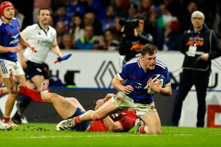 Six Nations favorite France scores 5 tries in 33-8 win against Italy | iNFOnews.ca