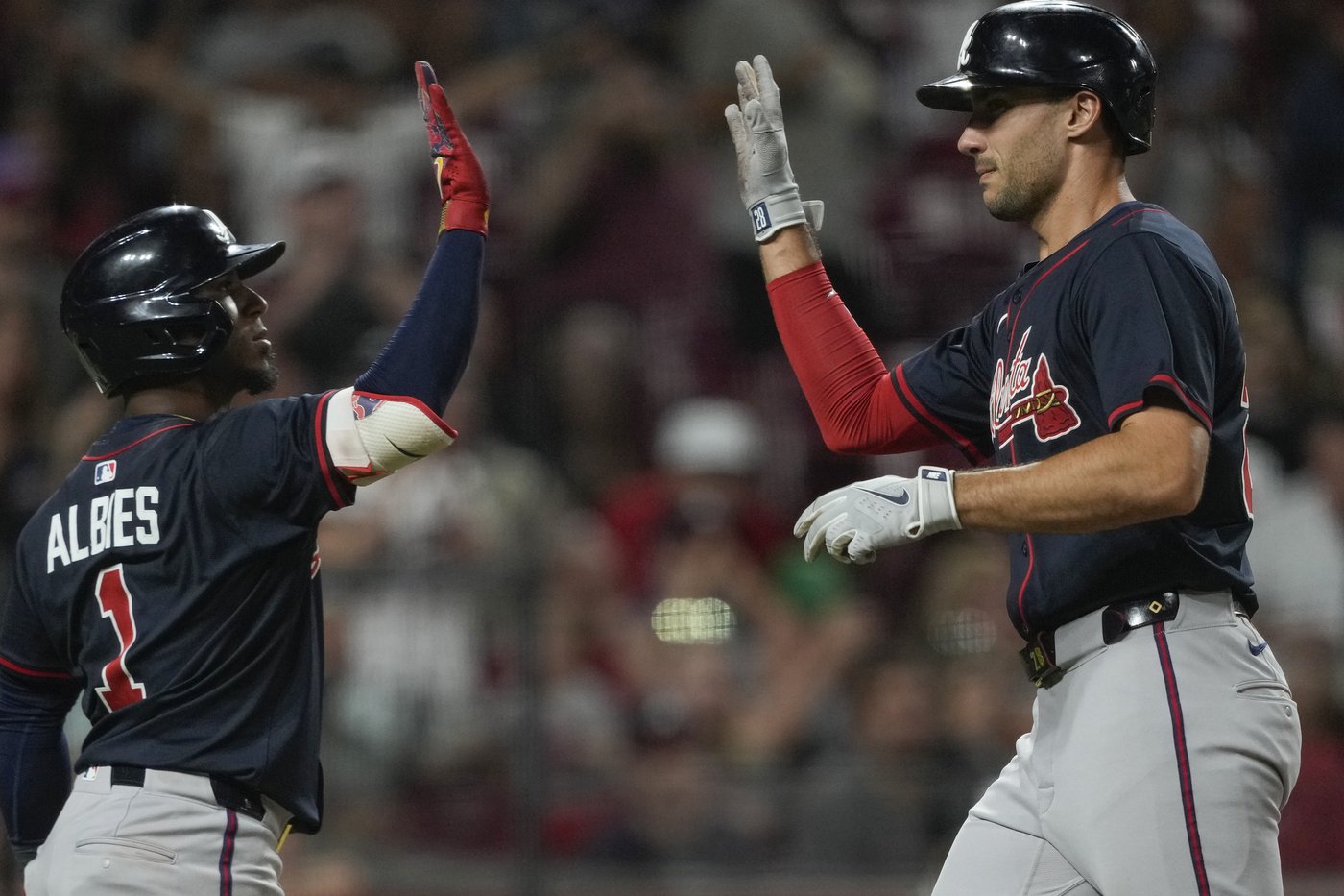 Ozuna's sacrifice fly in 10th gives Braves 12-11 win over Reds | iNFOnews.ca