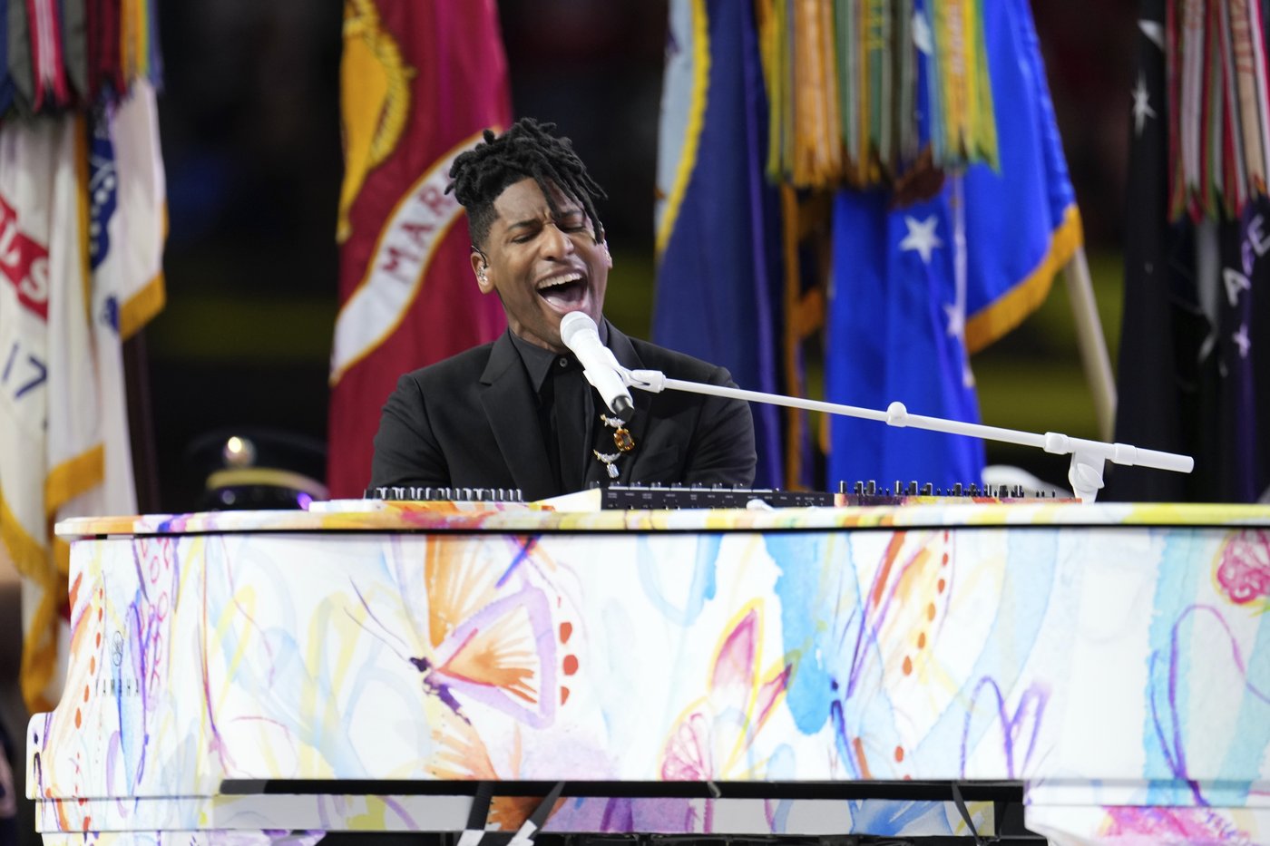 Jon Batiste's reimagined Super Bowl anthem highlighted wife's painting and set stage for new music | iNFOnews.ca Jon Batiste's reimagined Super Bowl anthem highlighted wife's painting and set stage for new music | iNFOnews.ca