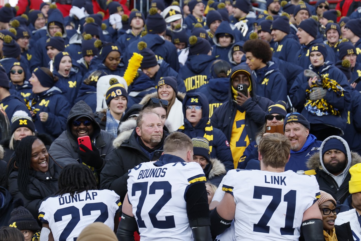 Michigan, Ohio State players brawl after Wolverines beat No. 2 Buckeyes. Police use pepper spray | iNFOnews.ca Michigan, Ohio State players brawl after Wolverines beat No. 2 Buckeyes. Police use pepper spray | iNFOnews.ca