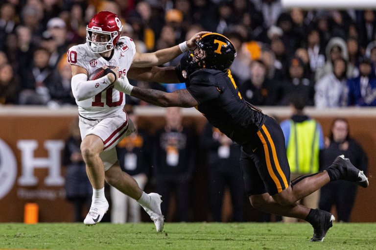 Mateer runs for decisive TD, leads No. 18 Oklahoma over No. 14 Tennessee 33-27 | iNFOnews.ca