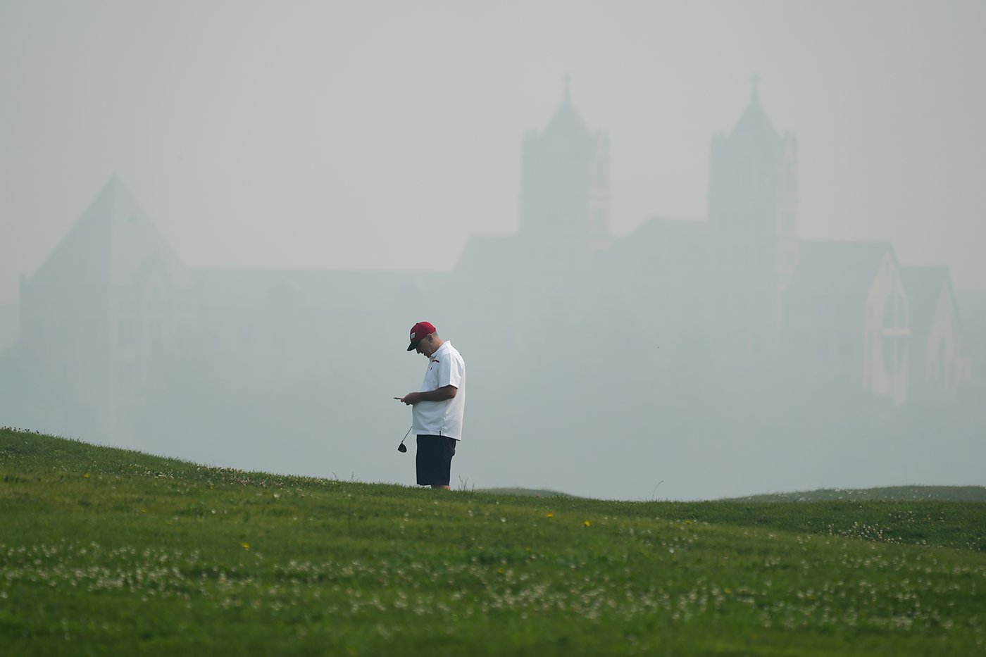 Heavy smoke from wildfires is darkening skies from the US Midwest to the East Coast, in photos | iNFOnews.ca
