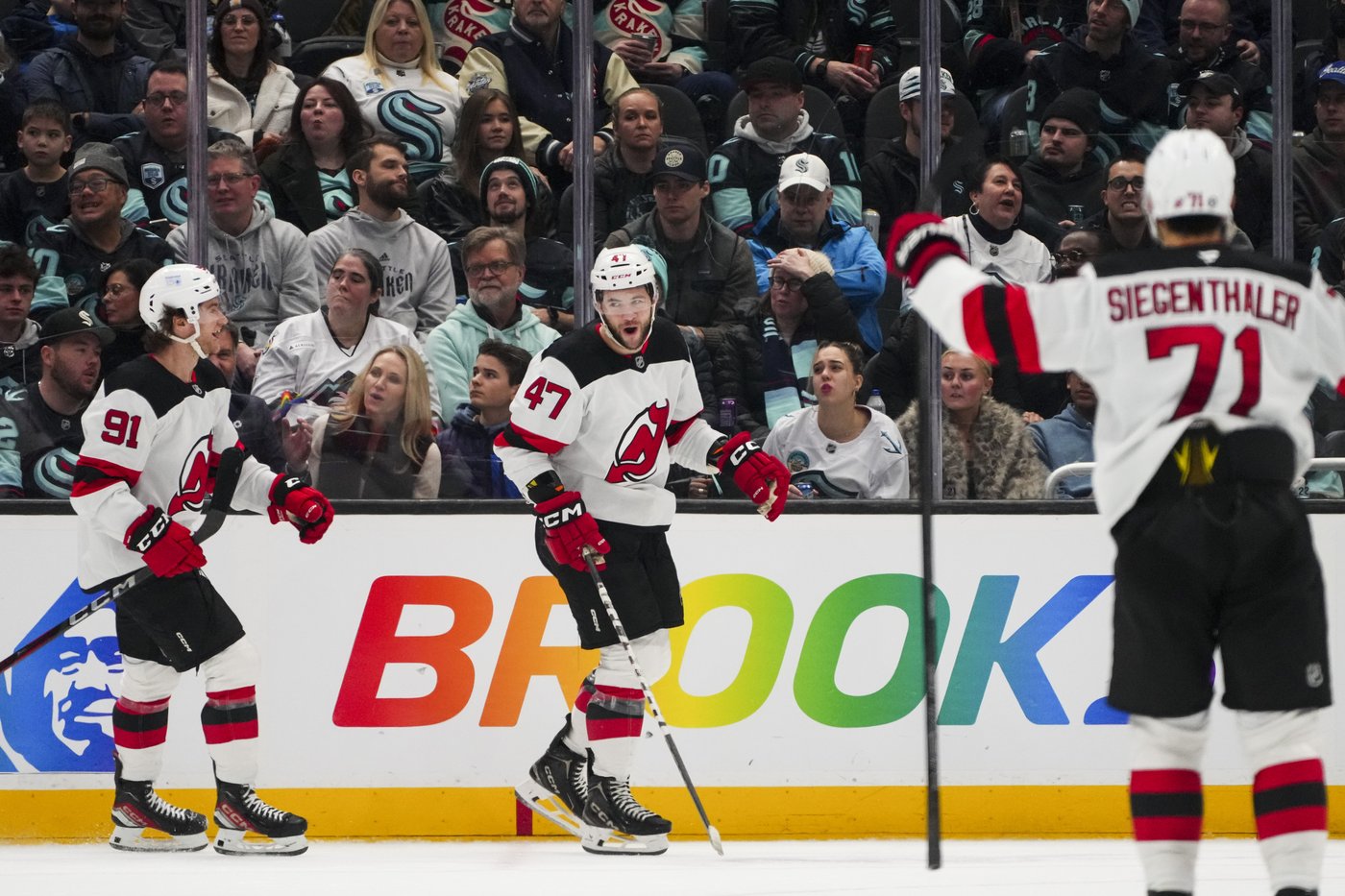 Palat scores early in 3rd period as Devils beat Kraken 3-2 to snap 4-game losing streak | iNFOnews.ca