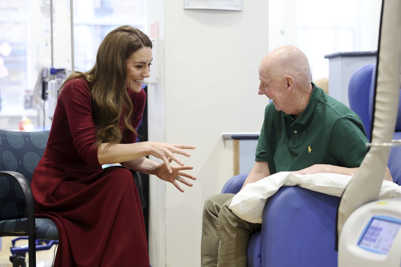 Kate returns to cancer center where she was treated to offer gratitude to medical teams | iNFOnews.ca