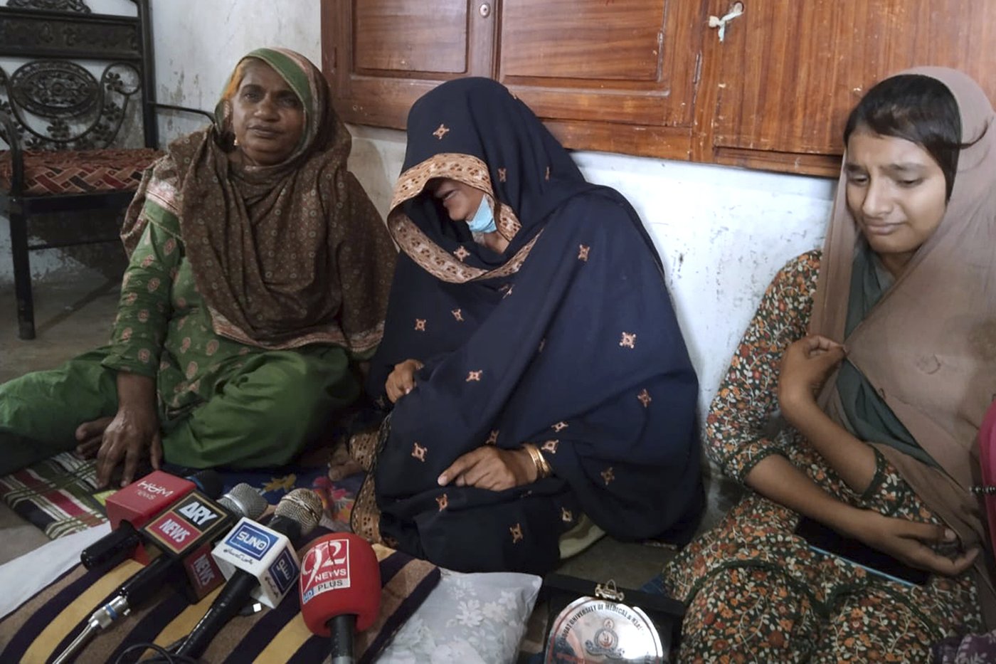 The family of a doctor accused of blasphemy in Pakistan says police killed him in a fake encounter | iNFOnews.ca