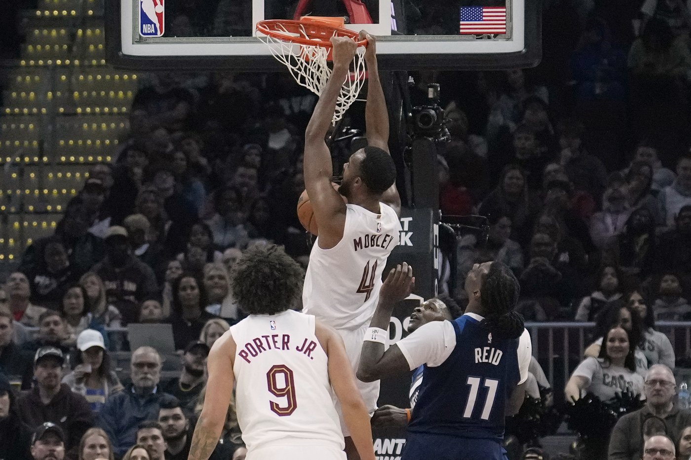Cavs get win over slow-starting Timberwolves | iNFOnews.ca Cavs get win over slow-starting Timberwolves | iNFOnews.ca