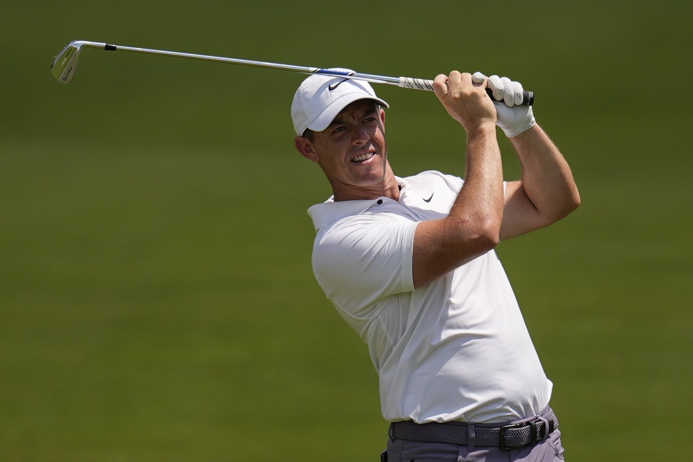 McIlroy felt 'unimaginative' with new swing as Fleetwood leads after shooting 62 in Abu Dhabi | iNFOnews.ca