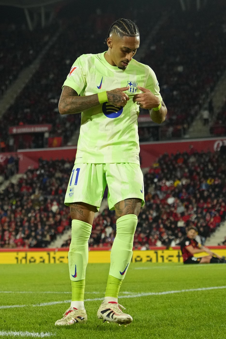 Raphinha scores 2 and Barcelona ends Spanish league slump with 5-1 rout of Mallorca | iNFOnews.ca Raphinha scores 2 and Barcelona ends Spanish league slump with 5-1 rout of Mallorca | iNFOnews.ca