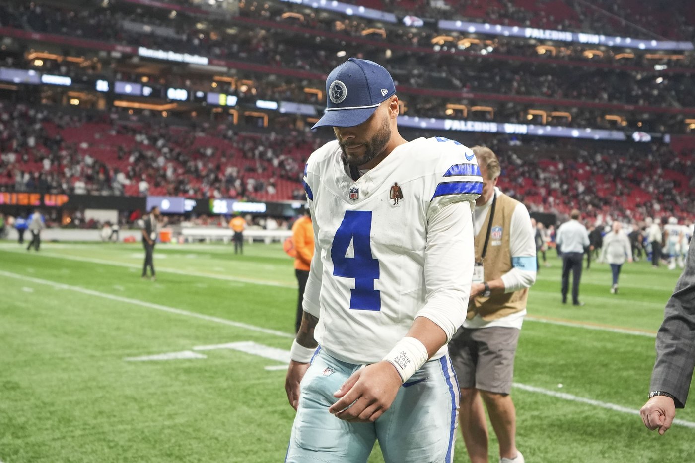 Cowboys can't recover from failed fake punt in 3rd straight loss as Prescott faces hamstring injury | iNFOnews.ca Cowboys can't recover from failed fake punt in 3rd straight loss as Prescott faces hamstring injury | iNFOnews.ca