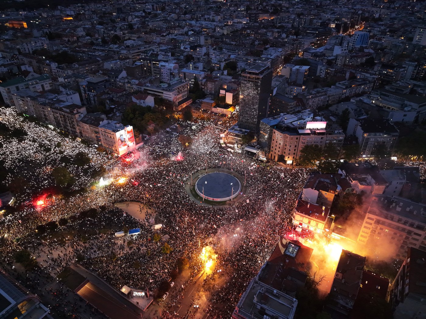 Huge crowds gather at final pre-election rally of Serbia's students | iNFOnews.ca
