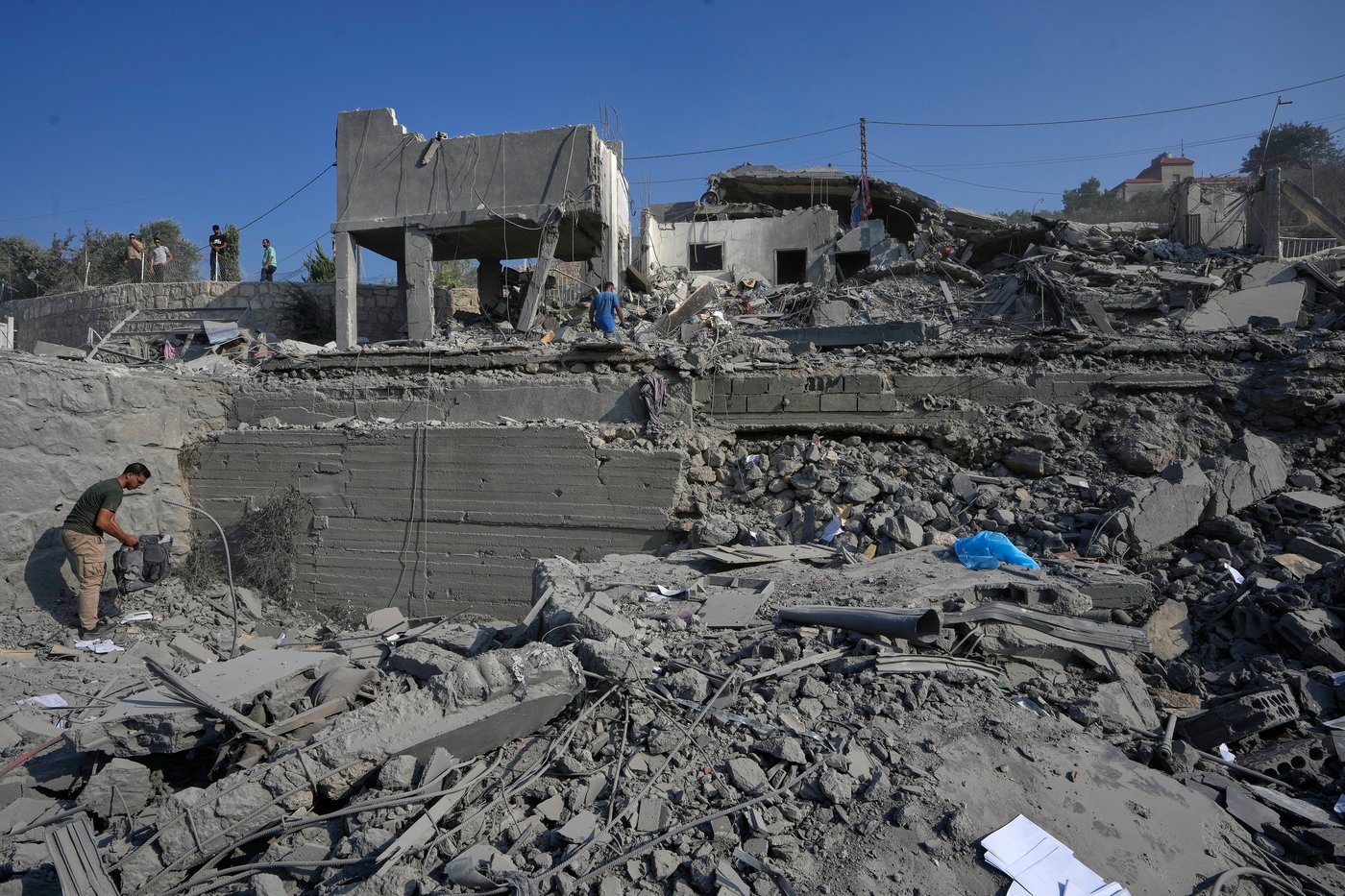Israeli airstrikes on southern Lebanon kill 11 people in another test to truce | iNFOnews.ca Israeli airstrikes on southern Lebanon kill 11 people in another test to truce | iNFOnews.ca