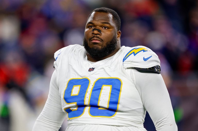 Los Angeles Chargers sign DL Teair Tart to 3-year contract extension | iNFOnews.ca