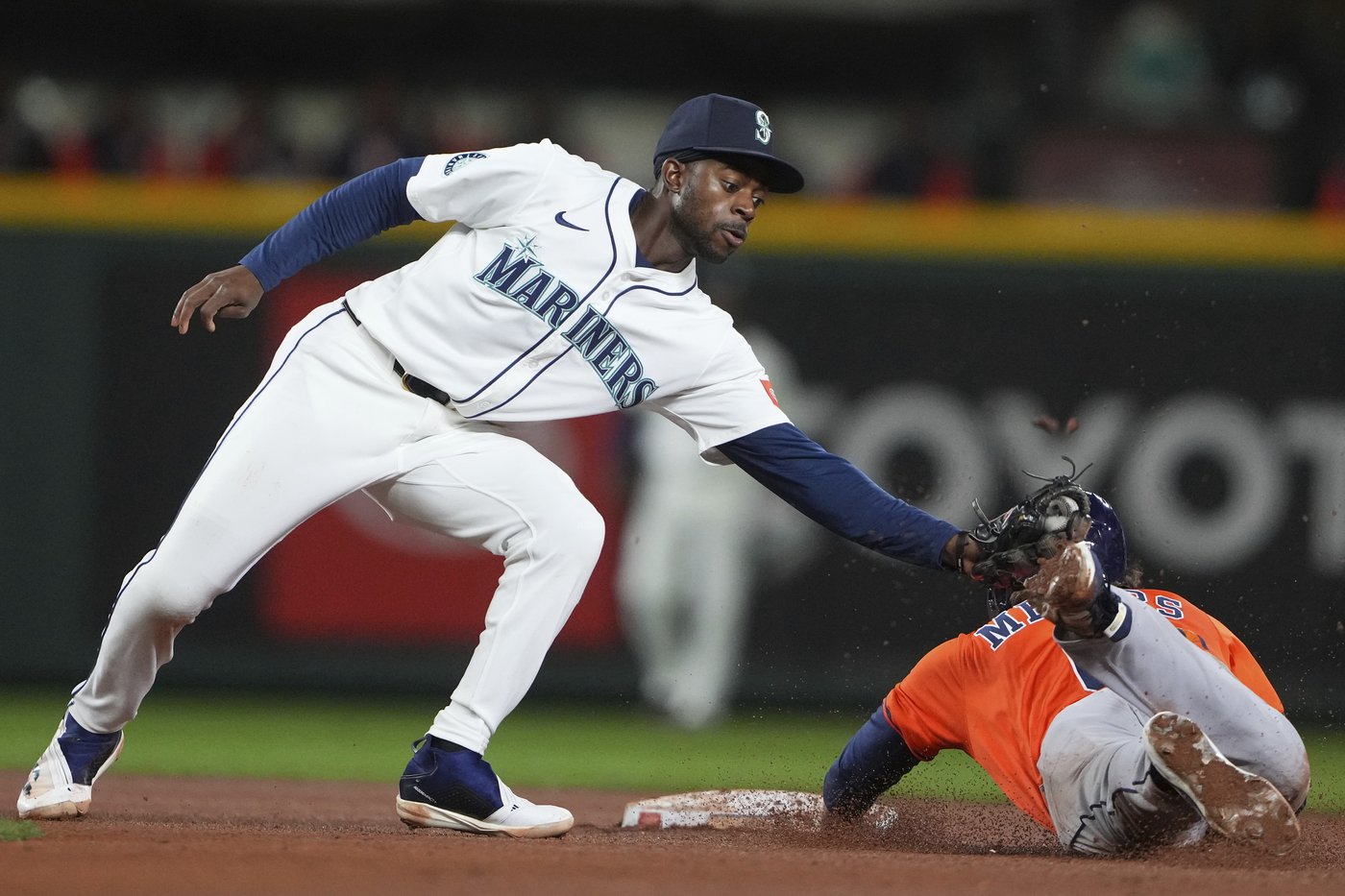 Mariners place starting 2B Ryan Bliss on IL with left biceps tear | iNFOnews.ca Mariners place starting 2B Ryan Bliss on IL with left biceps tear | iNFOnews.ca