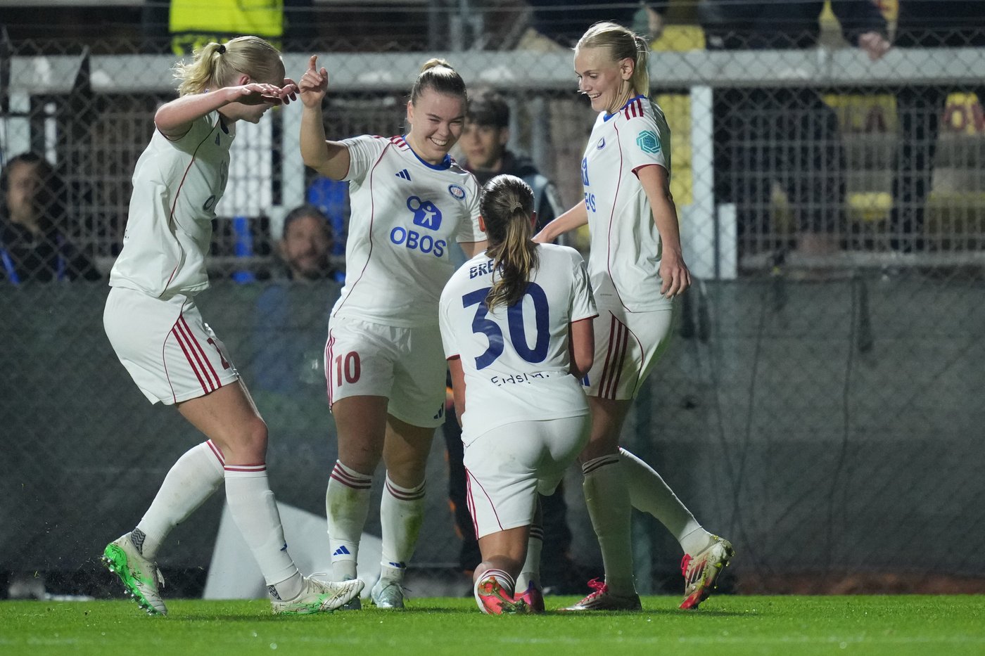 Real Madrid salvages 1-1 draw with Paris FC in Women’s Champions League, Kerr nets 2 in Chelsea rout | iNFOnews.ca Real Madrid salvages 1-1 draw with Paris FC in Women’s Champions League, Kerr nets 2 in Chelsea rout | iNFOnews.ca
