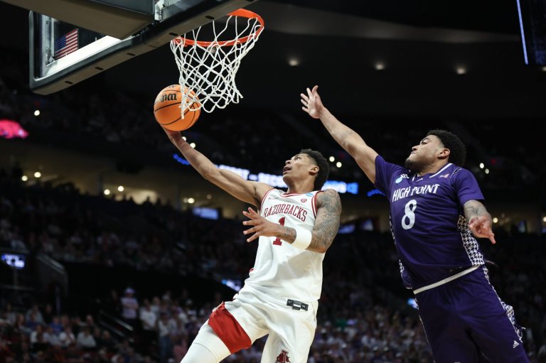 Acuff and Thomas started working on their chemistry even before starring for Arkansas | iNFOnews.ca