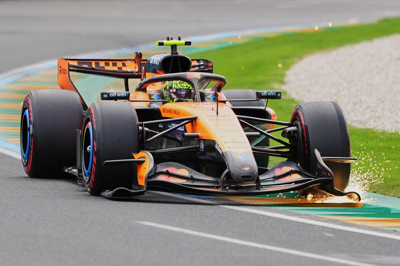 Russell, Antonelli lead Mercedes in one-two qualifying positions for F1's Australian GP | iNFOnews.ca