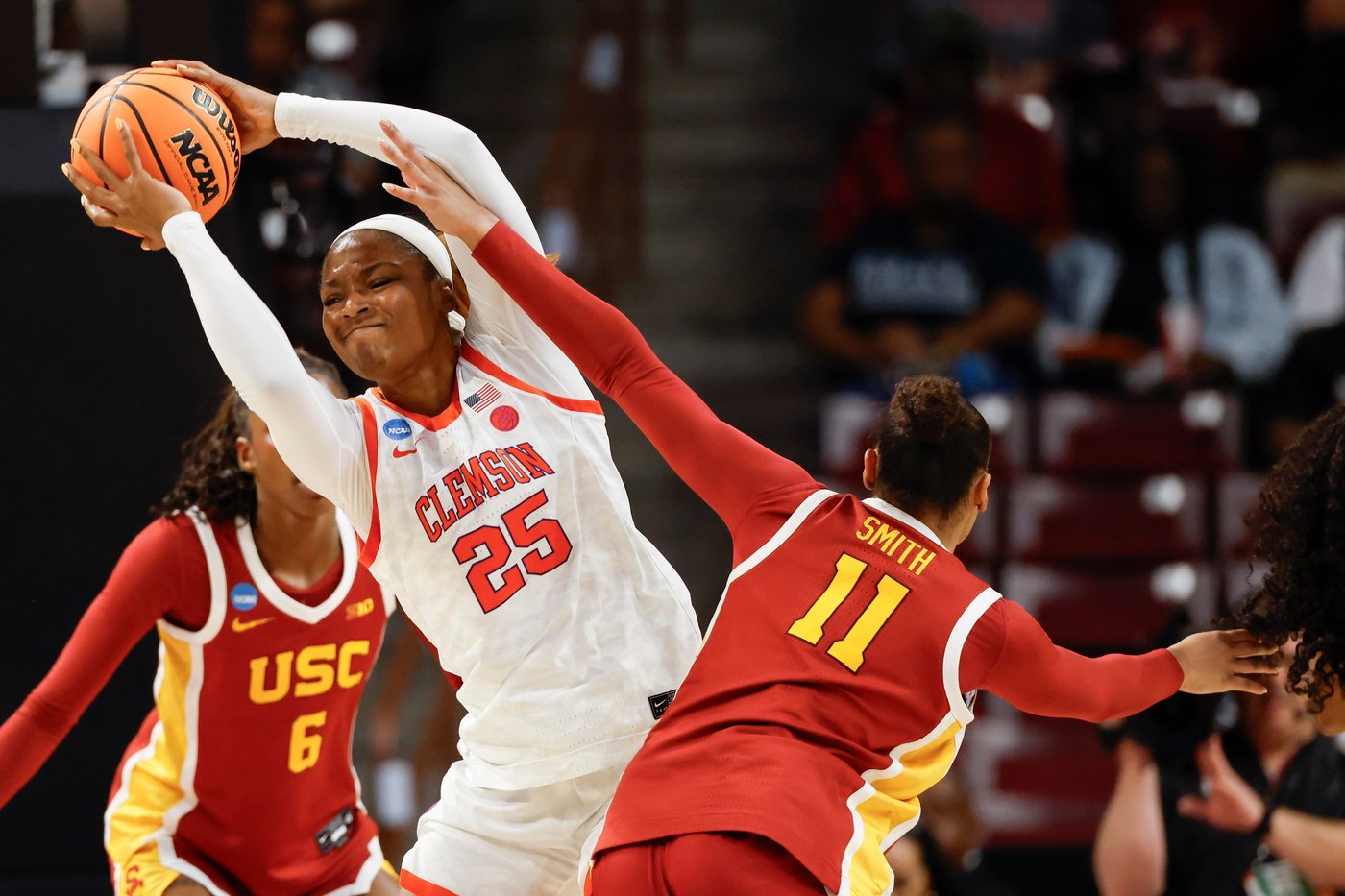 Jazzy Davidson scores 31 as USC outlasts Clemson 71-67 in OT in women's NCAA Tournament | iNFOnews.ca