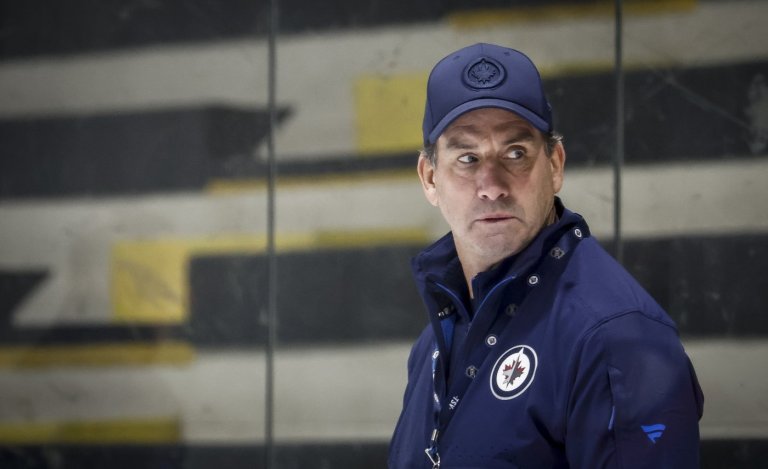 Jets' coach Arniel stickhandles around Hellebuyck's status | iNFOnews.ca