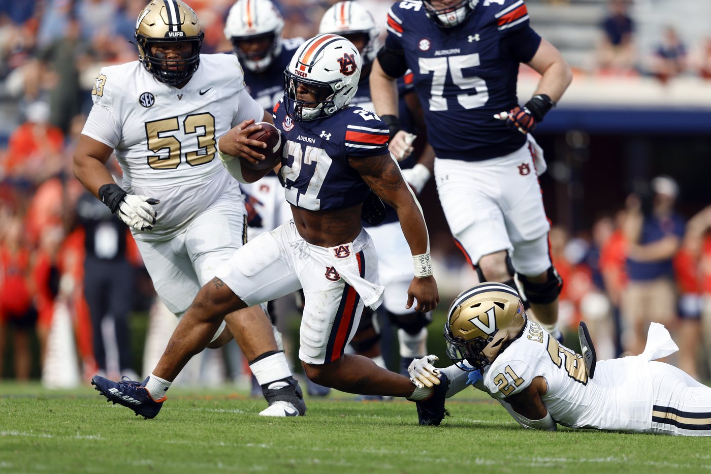 Auburn tries to keep bowl hopes alive with visit from Louisiana-Monroe with ailing QB Payton Thorne | iNFOnews.ca