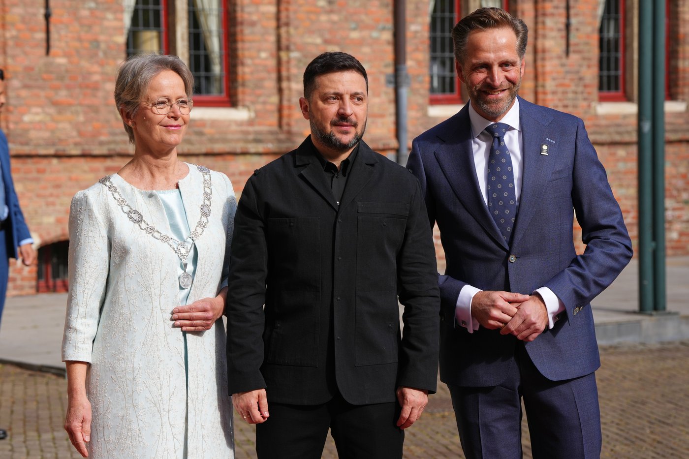 Zelenskyy receives international prize honoring his and Ukraine's courage and resilience | iNFOnews.ca