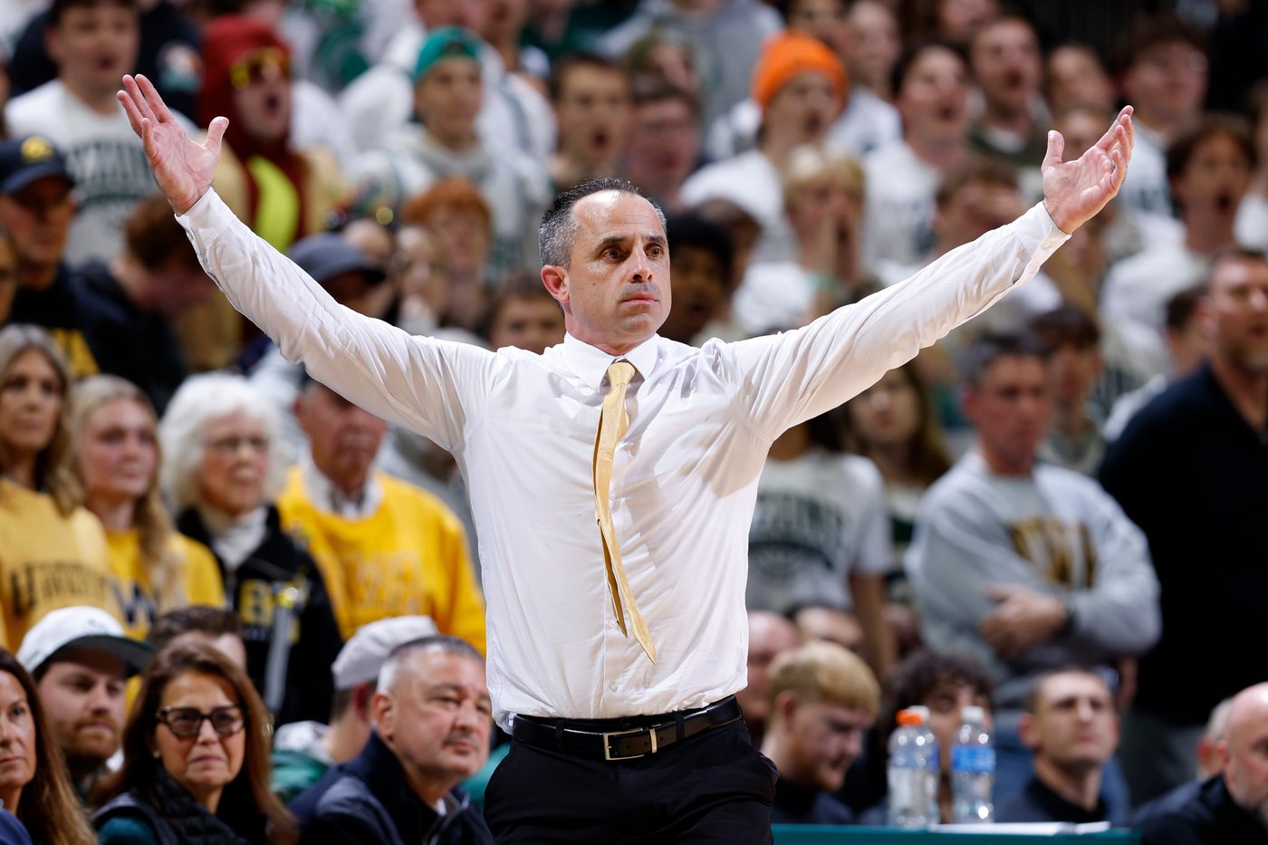 No. 7 Michigan St beats Iowa 71-52 to open defense of Big Ten title | iNFOnews.ca No. 7 Michigan St beats Iowa 71-52 to open defense of Big Ten title | iNFOnews.ca