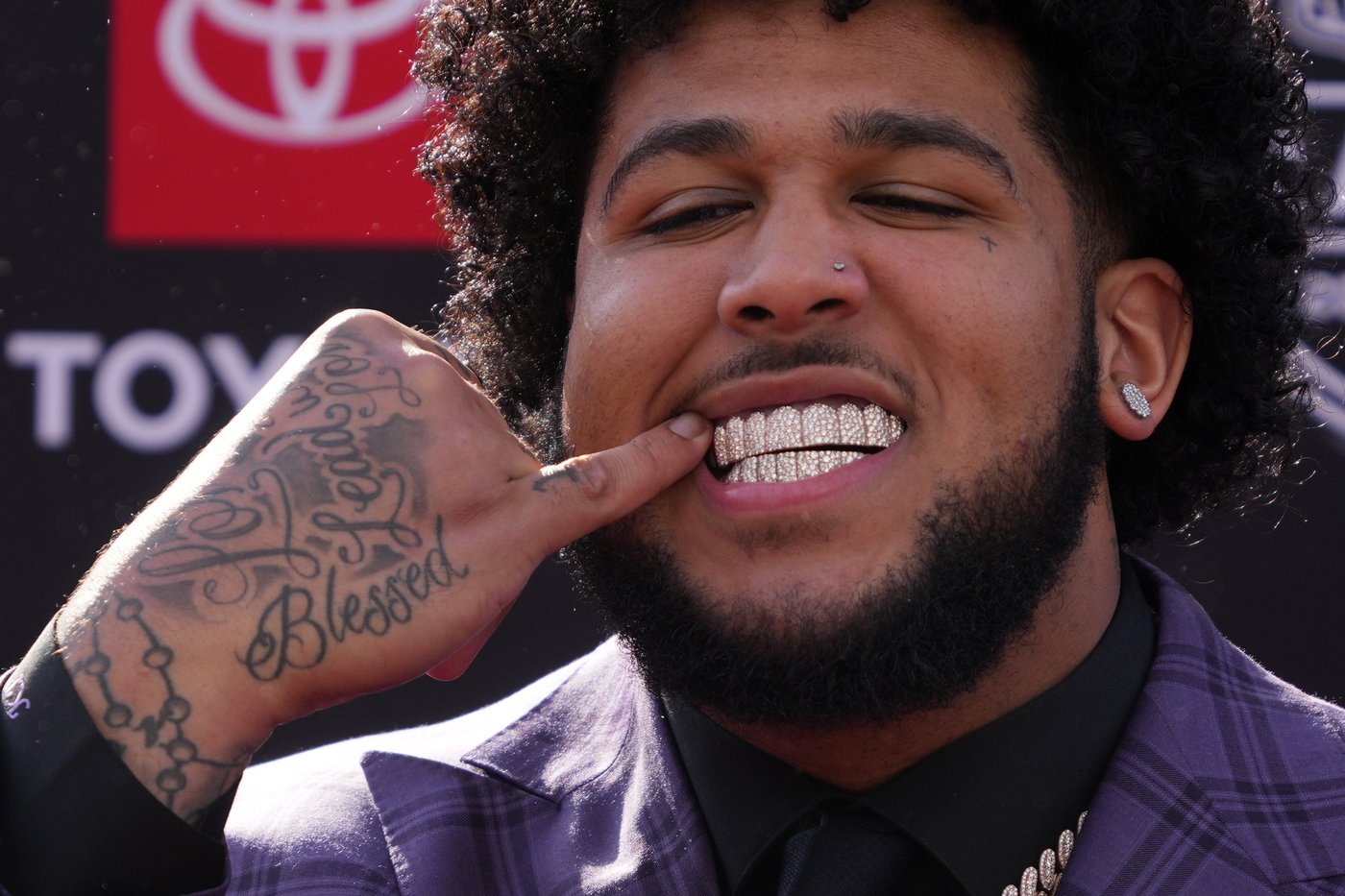 Rebuilding Dolphins select OT Kadyn Proctor and CB Chris Johnson in 1st round of NFL draft | iNFOnews.ca