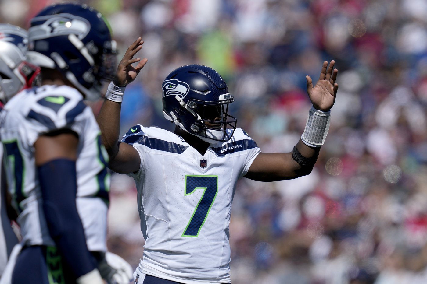Dolphins turn focus to Skylar Thompson at QB with Tua out, heading West to face the 2-0 Seahawks | iNFOnews.ca