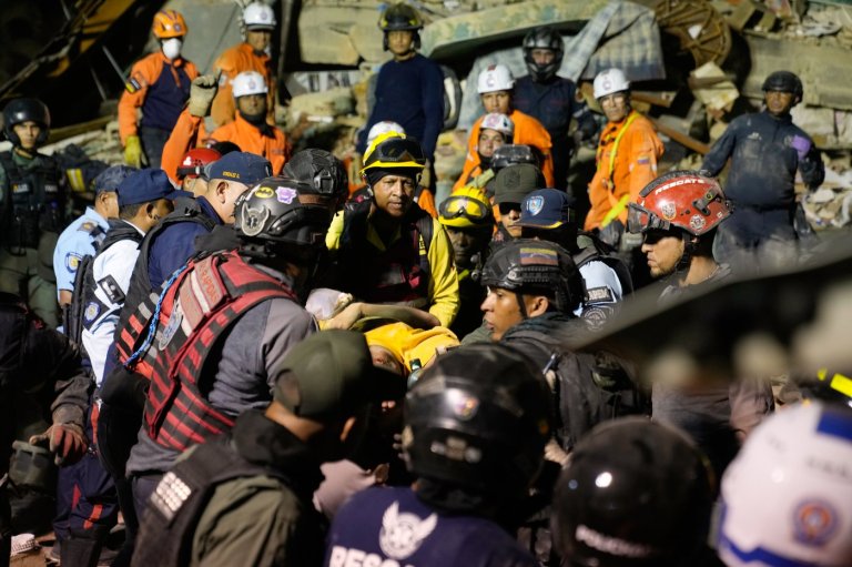 Venezuelans hope online posts will bring news of missing after devastating earthquakes | iNFOnews.ca