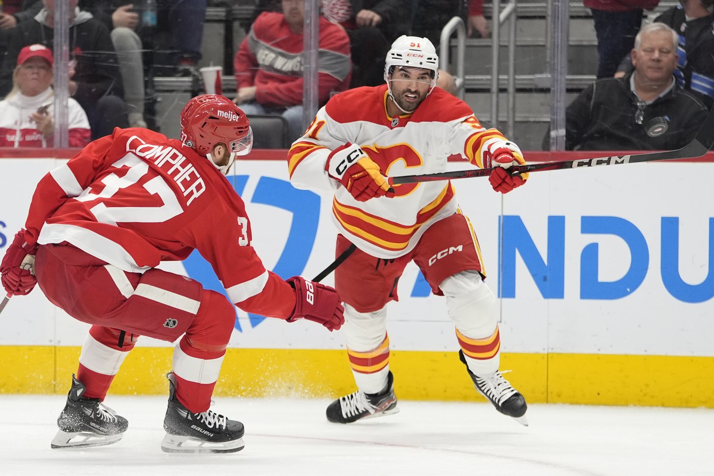 Lucas Raymond scores in OT as Red Wings beat Flames 2-1 | iNFOnews.ca Lucas Raymond scores in OT as Red Wings beat Flames 2-1 | iNFOnews.ca