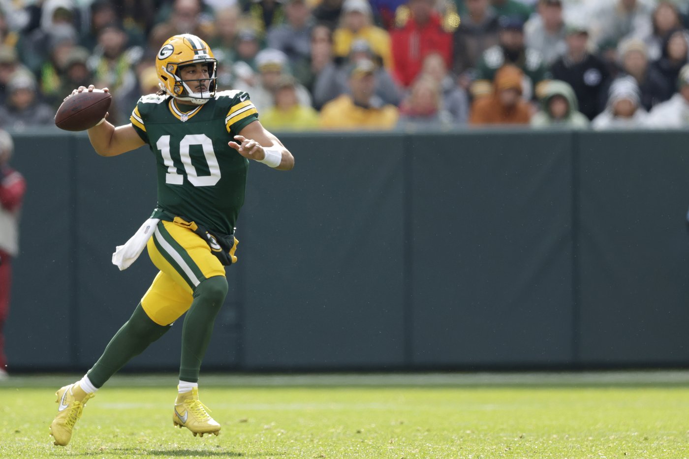 Packers' QB Love dominates Cards with full complement of receivers | iNFOnews.ca