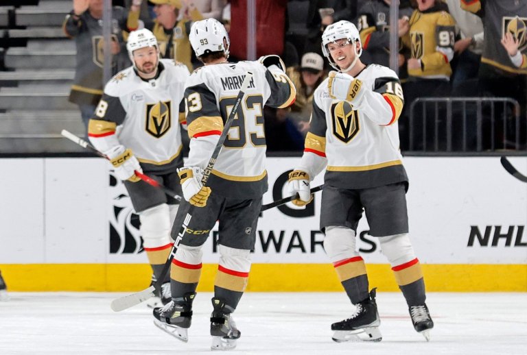 Dorofeyev powers Golden Knights past Blackhawks 4-0 as Hill ends shutout drought | iNFOnews.ca