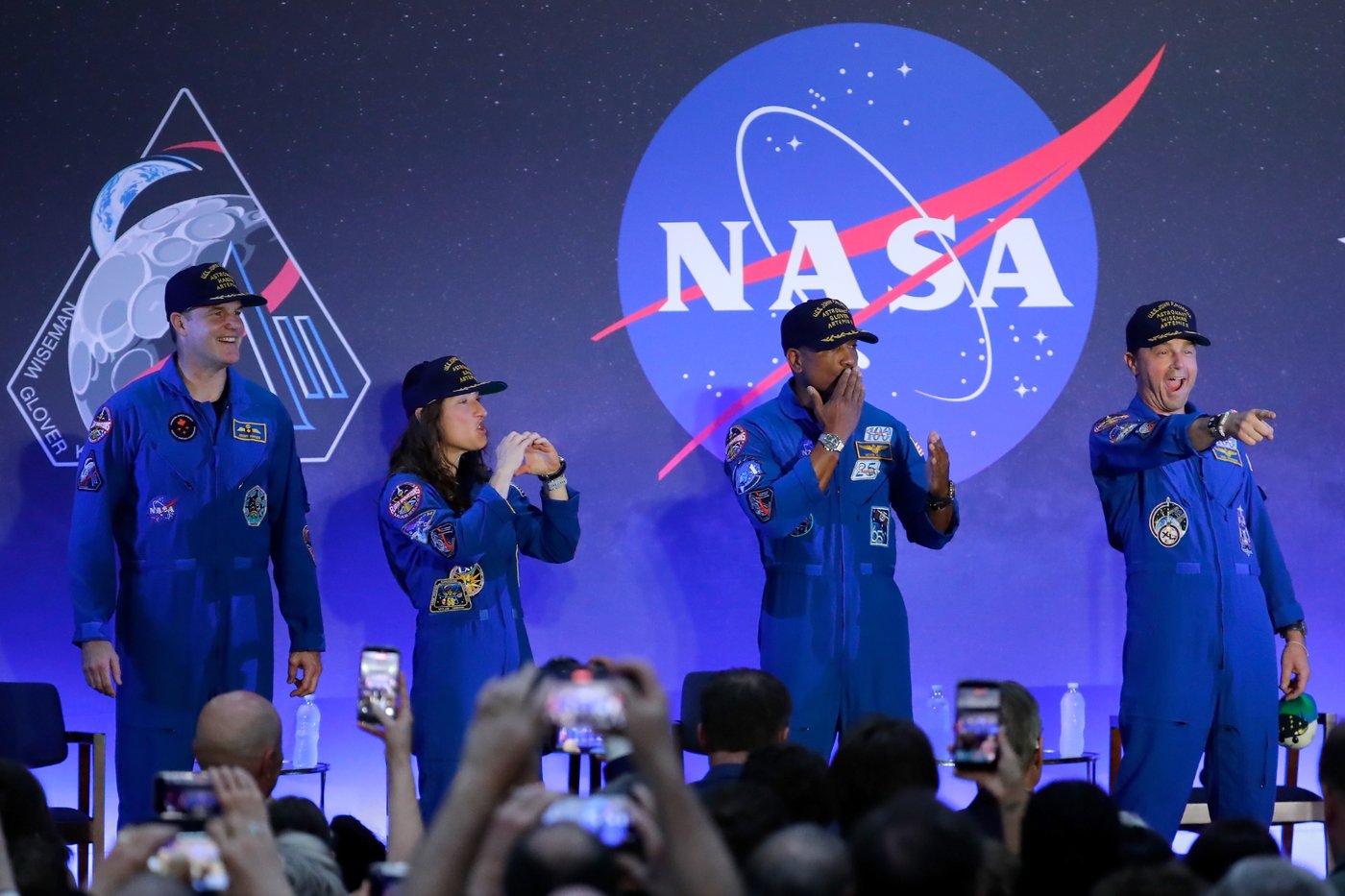Artemis II's moon-traveling astronauts return home to cheers after a record-breaking trip | iNFOnews.ca Artemis II's moon-traveling astronauts return home to cheers after a record-breaking trip | iNFOnews.ca