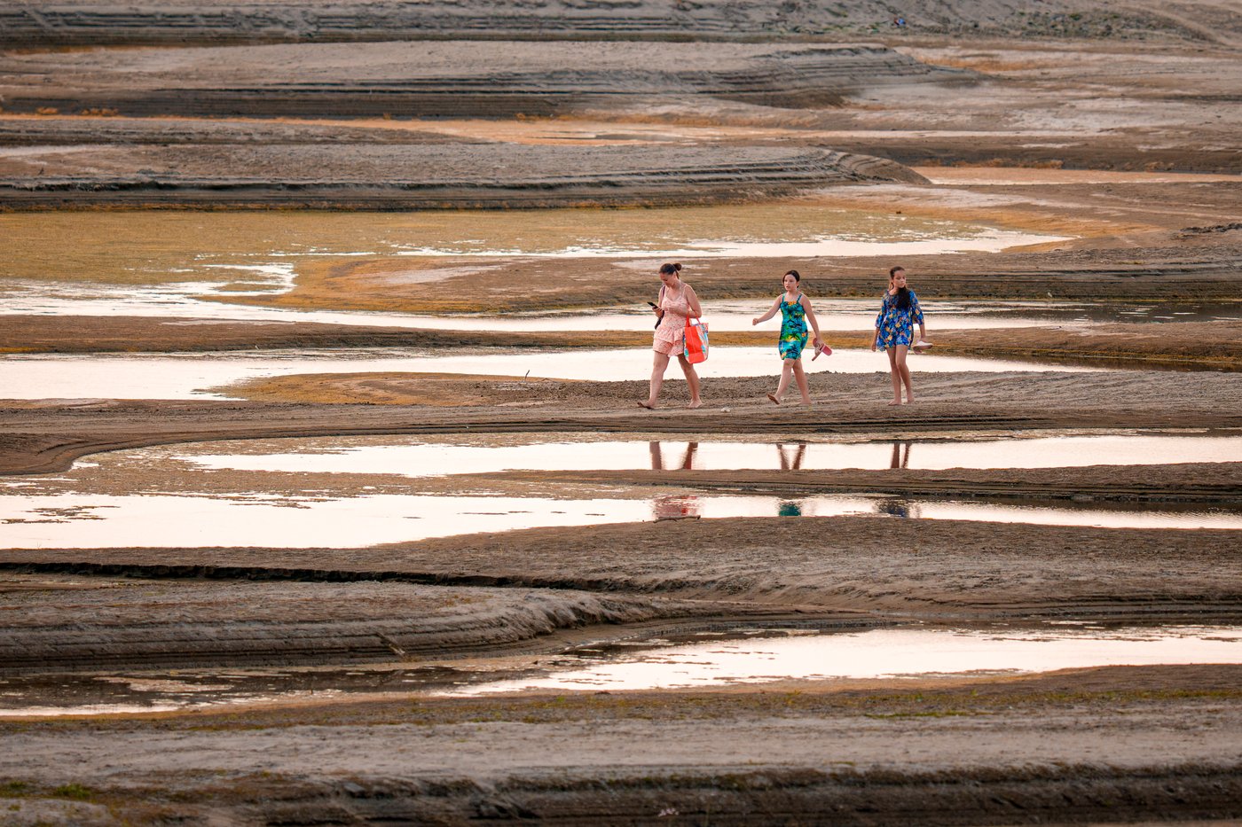 Extreme heat and drought take a toll around the world, in photos | iNFOnews.ca