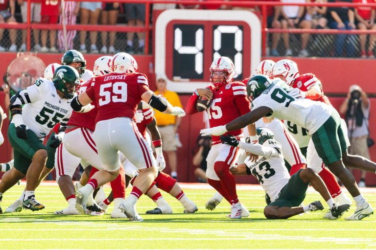 Nebraska breaks away from the Spartans late to win 38-27 | iNFOnews.ca