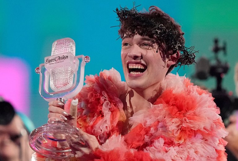 Eurovision champion Nemo returns the winner's trophy to protest Israel's inclusion | iNFOnews.ca
