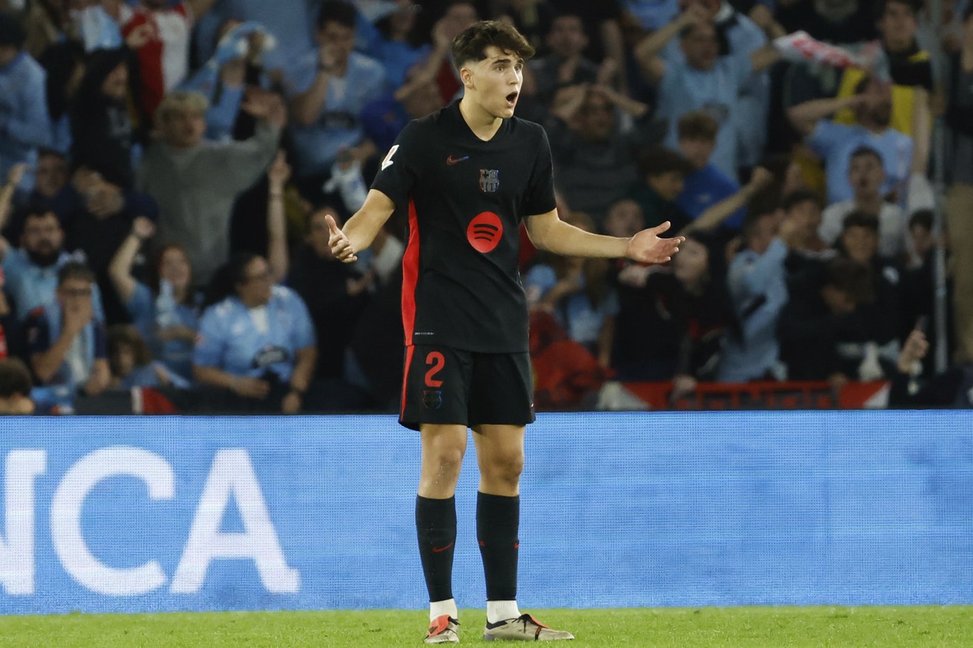 10-man Barcelona concedes two late goals in draw at Celta Vigo | iNFOnews.ca