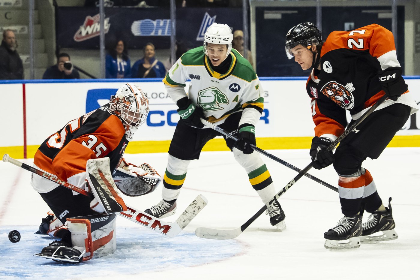 Canadiens sign defenceman Bryce Pickford to three-year entry-level contract | iNFOnews.ca