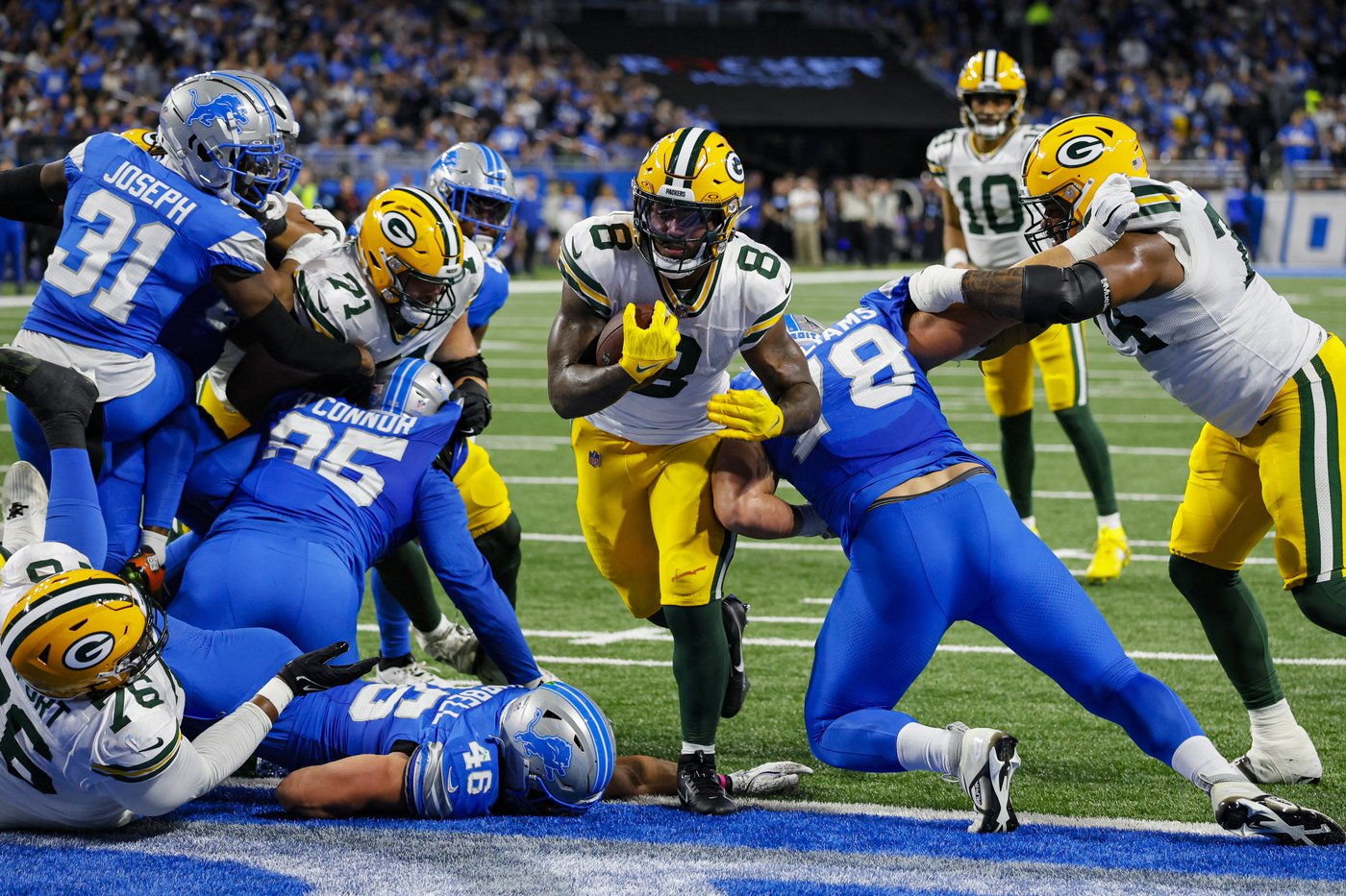 Dan Campbell's 4th-down gambles help Lions beat Packers 34-31 and clinch playoffs | iNFOnews.ca Dan Campbell's 4th-down gambles help Lions beat Packers 34-31 and clinch playoffs | iNFOnews.ca