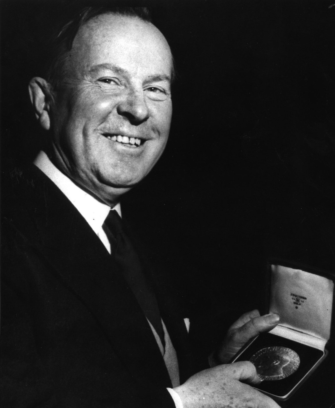 List of Canadians who have won the Nobel Prize | iNFOnews.ca